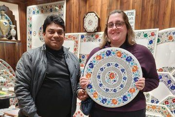 Taj Mahal and Handicrafts Tour