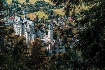 Linderhof & Neuschwanstein Private Luxury Car Tour from Munich