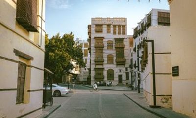 Historic Jeddah Walking Tour with Local Guide & Live Musical Show