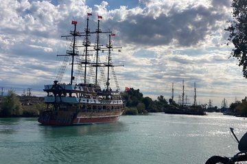 Side Dolphin Island Boat Trip with Lunch and Unlimited Drinks