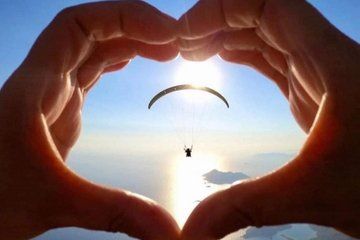 Double Parapente Flight in Niterói with Certified Instructor