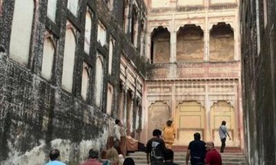 Lahore Sightseeing and Storytelling with Suleman