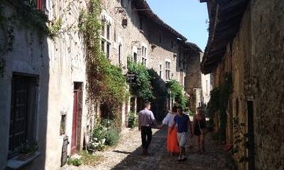 Half Day Private Tour to the Medieval Town of Perouges