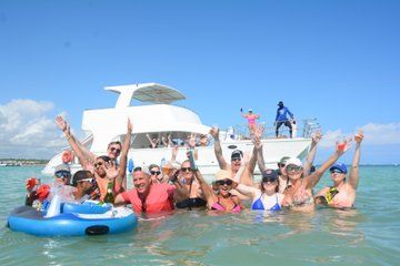 Private Boat Cruise in Punta Cana with Snorkeling and Open Bar