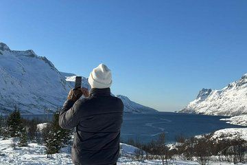 Tromso Sommaroy paparazzi tour