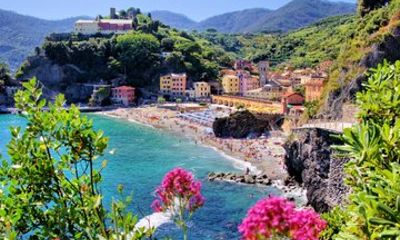 Private Shore Tour: Cinque Terre Coast by Boat from Monterosso