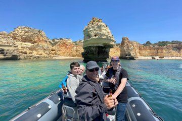 Private excursion to the caves of Benagil Beach de la Marinha