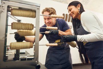 Budapest Traditional Chimney Cake Kurtoskalacs Workshop