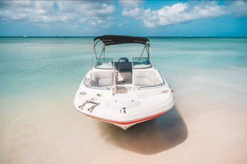 Aruba Private Boat Tour with Drinks and Snorkeling