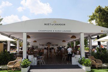 Premium Champagne Day Trip from Paris: Moët & Veuve Clicquot