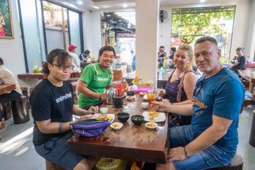 Siem Reap Morning Food Tour with Market Walking and Street Art