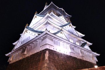 Osaka Castle Night Photography Tour with a Local Guide
