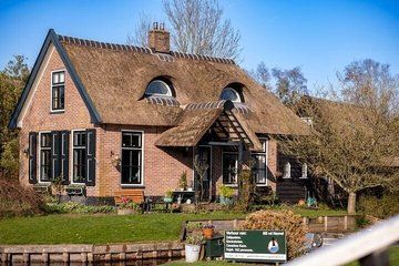Giethoorn Guided Tour Windmills Cheese and Canals from Amsterdam