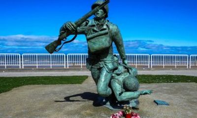 Band of Brothers Tour From Le Havre —Easy Company Private