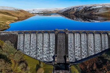 3 Night Castles & Waterfalls Tour South Wales Incl Luxury Hotel