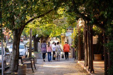 Kaffee and Kuchen Walking Tour in Hahndorf