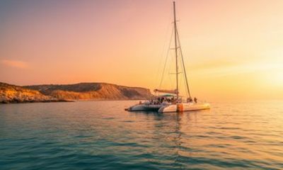 Lagos: Sunset Catamaran Tour Music and Bar Aboard