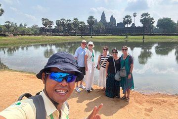 Walk to Angkor Wat Private Tour Experience from Cambodia
