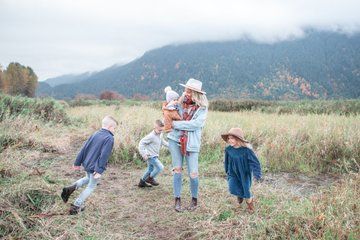 Family Photography Session in Scenic Vancouver