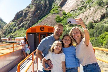 Easter Weekend Lunch & Dinner Train Experience in the Royal Gorge