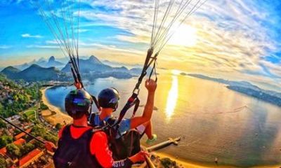 Parachute flight in Niterói with GoPro video included