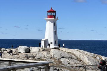 Private Peggy’s Cove and Halifax Highlights Tour