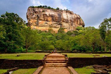 8 Day Sri Lanka Tour with Private Driver & Accommodation Included
