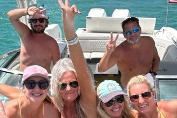 Sarasota- 38’ Top Shelf | Private Coastal Day Yacht- 8hr