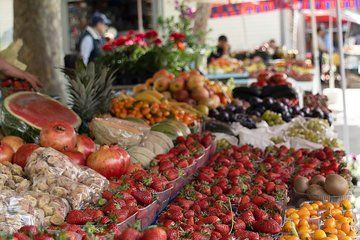Food Wine and Stories Tour in Split with a Local Guide