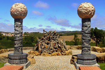 Private Full Day Tour from Buddha Eden Garden to Medieval Óbidos