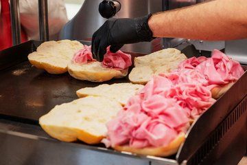 Food Wine and Market Tour in Bologna