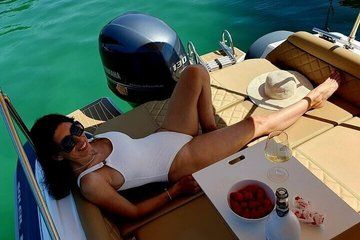 PRIVATE BOAT TRIP & welcome drink