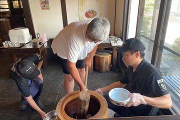 Transfer and Tour Guide Included to Mt Fuji with Mochi Experience