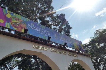 Zoo and Masaya Volcano Tour with Meals Included