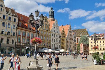 Wroclaw in a Nutshell classic City Walk with local Guide