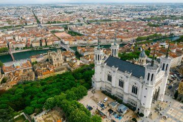 From Lyon: Beaujolais “Golden Stones” Wine Tasting Private Tour