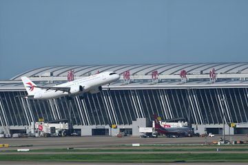 Shanghai Private Departure Transfer from Hotel to Pudong Airport