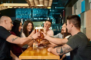 London Historic Pubs and Taverns Walking Tour with Beer Tasting