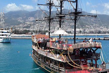 Alanya Pirate Titanic Boat Tour