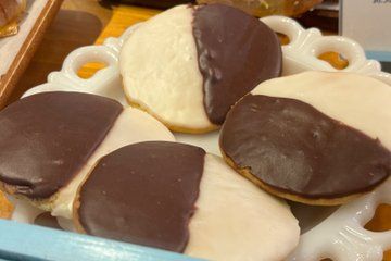 Iconic Foods of New York in Lower East Side, Chinatown, Nolita