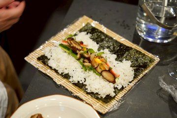 Osaka Authentic Sushi Class with Fresh Ingredients