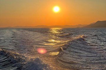 Brač Island Speedboat Cruise with Snorkeling and Sparkling Wine