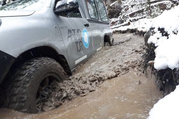 Off Road Tour 4WD Adventure on Lakes Fagnano and Escondido