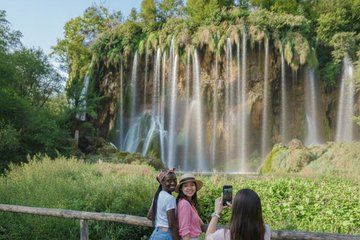 Zagreb: Plitvice Lakes and Rastoke Watermill Village Day Tour