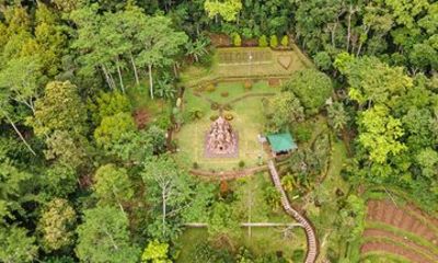 Selogriyo Temple and Kedung Kayang Waterfall Tour
