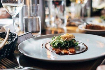 The Chefs Table Noblesville Walking Tour and Dinner Experience