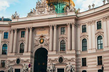 From Budapest: Bratislava and Vienna - Full-Day Guided Tour