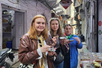Evening Food Heritage and Spices Walk tour of Old Delhi
