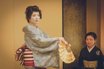 Asakusa Geisha Performance and Tea House Experience