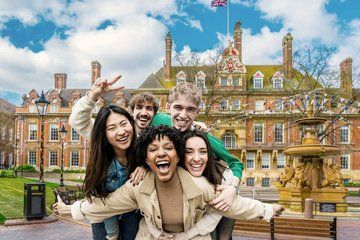 Leicester Self Guided Walking Tour and Interactive Treasure Hunt